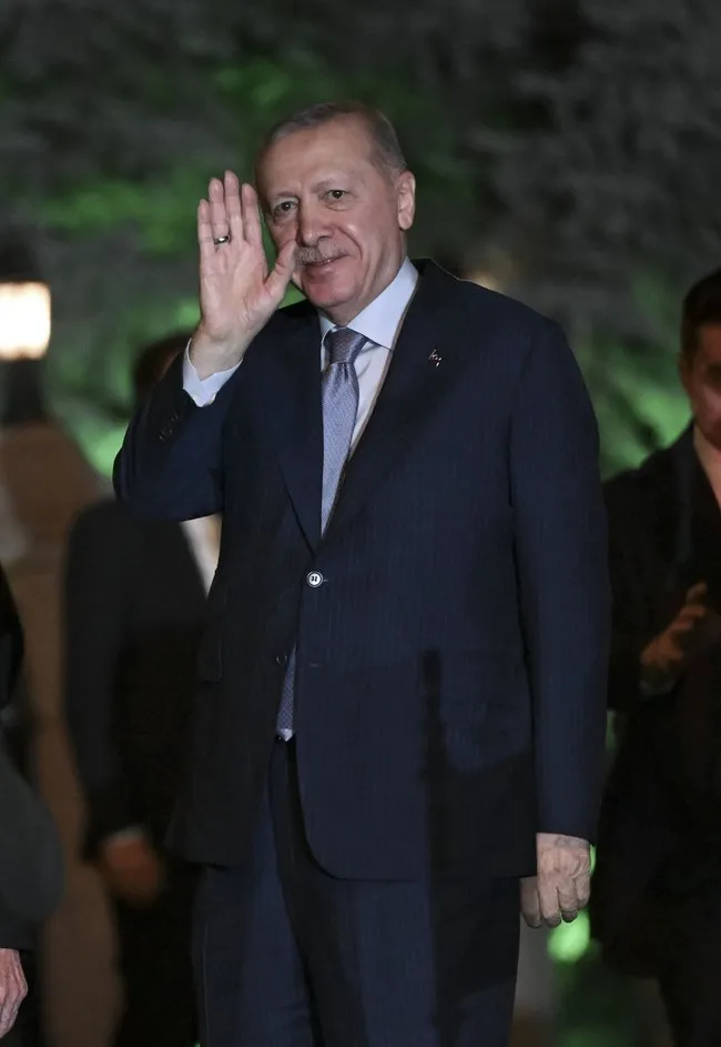 son-dakika-ankarada-cumhur-ittifaki-zirvesi-baskan-erdogan-devlet-bahceli-gorusmesi-basladi-1762962058063.jpg