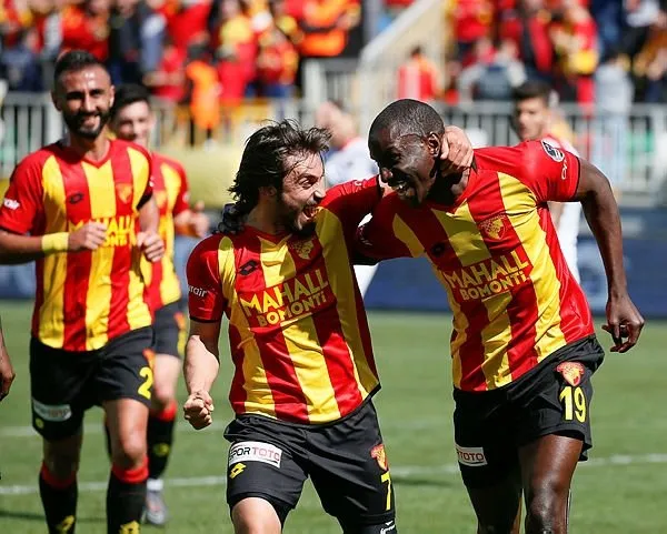 Fenerbahce Den Demba Ba Bombasi Sayfa 4 Spor Haberleri