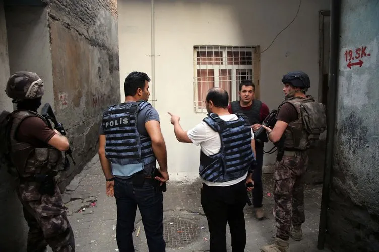 Diyarbakır’da 400 polis ile hava destekli operasyon