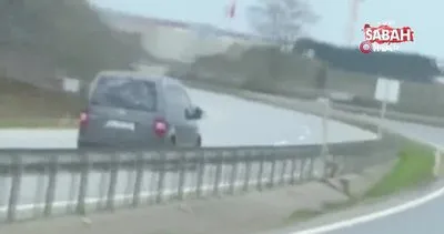 Duble yolda ters yönde ilerleyen sürücü trafiği tehlikeye soktu: O anlar kamerada | Video
