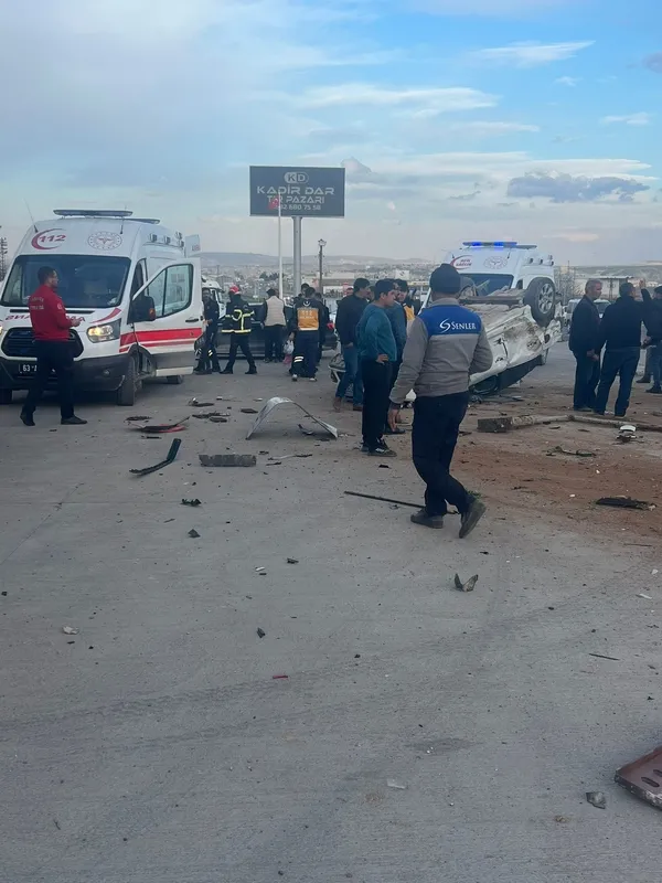 birecikte-zincirleme-kaza-5-yarali-1678291755162.jpeg