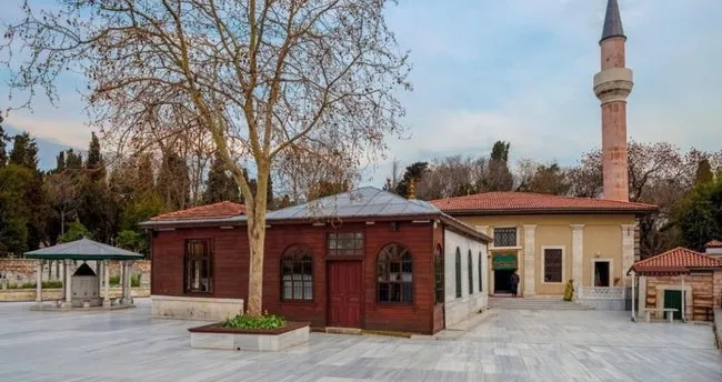 Merkez Efendi Türbesi Nerede? Merkez Efendi Türbesi’ne Nasıl Gidilir, Kaça Kadar Açık?