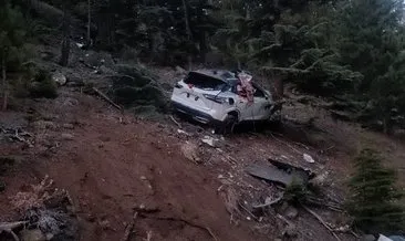 Adana'de feci kaza! Otomobil uçuruma yuvarlandı: 2 ölü #adana