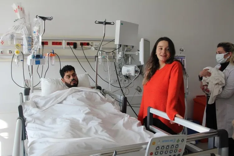 SON DAKİKA: Deprem gecesi baba oldu!  261. saatte kurtarılan Mustafa eşi ve kızına kavuştu