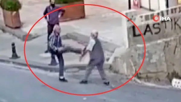 SON DAKİKA: İstanbul Ümraniye'de iki yaşlı amcanın karateli şaşırtan kavga görüntüleri sosyal medyada olay oldu!