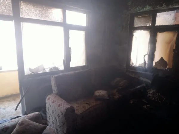 bacada-baslayan-yangin-evi-tutusturdu-1672668223759.jpg