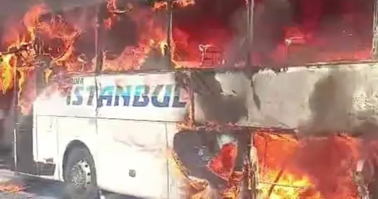 Mersin’de korkutan anlar: Yolcu otobüsü otoyolda alev alev yandı!