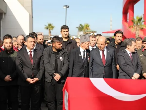 ersin-tatar-kktc-gazisinin-cenazesine-katildi-1731072943204.jpg
