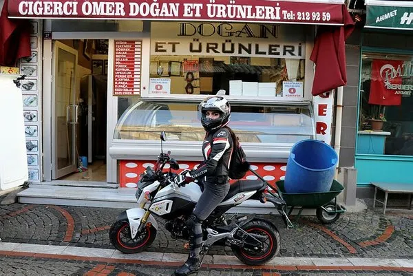 Yardıma gitti kasaplık tutkusu oldu