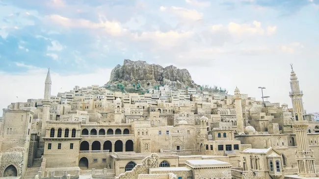 hafizasini-taslarinda-tasiyan-sehir-mardin-1779460669189.jpeg