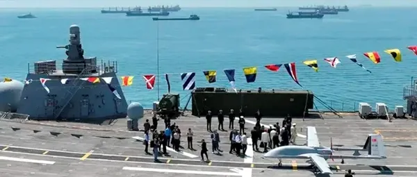saha-istanbul-fuari-kapsaminda-tcg-anadolu-gemisi-ziyaret-icin-sarayburnuna-demirledi-1778167184863.jpg