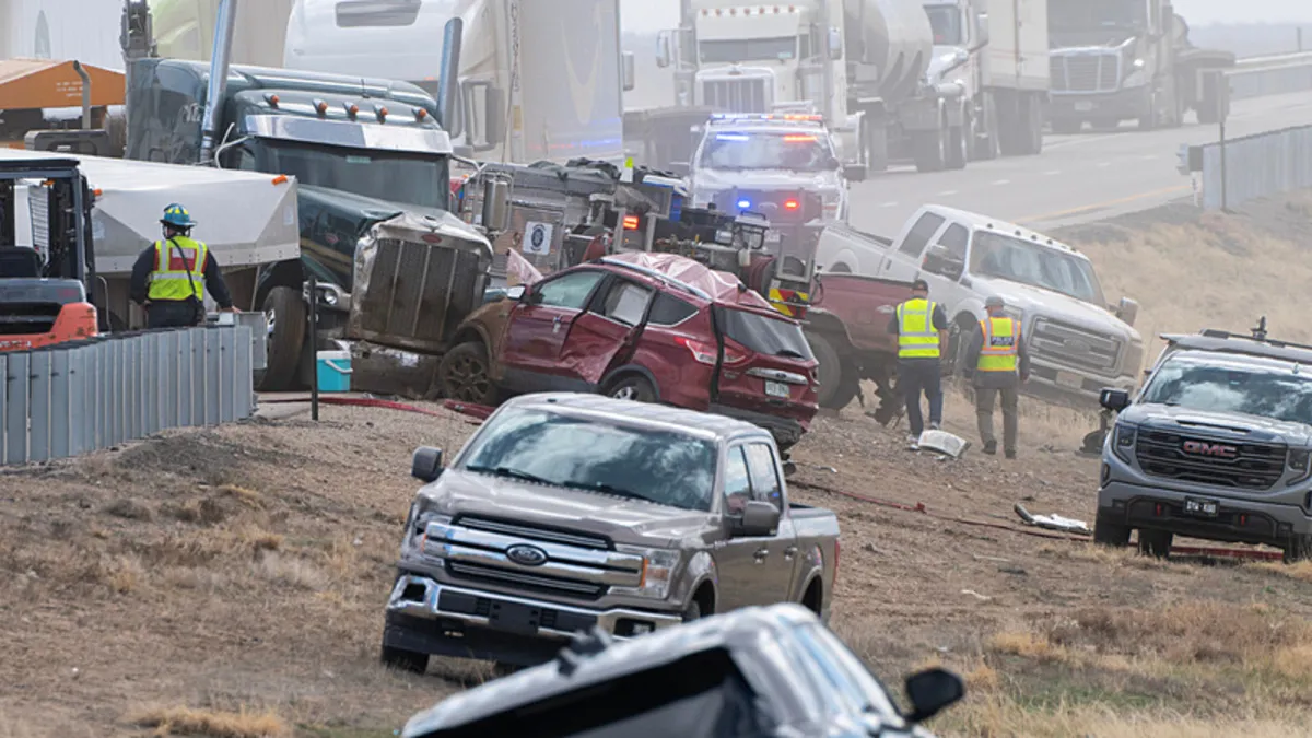 ABD’de kum fırtınası faciası: 30’dan fazla araç birbirine girdi