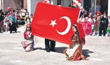 Bugün 23 Nisan, neşe doluyor insan