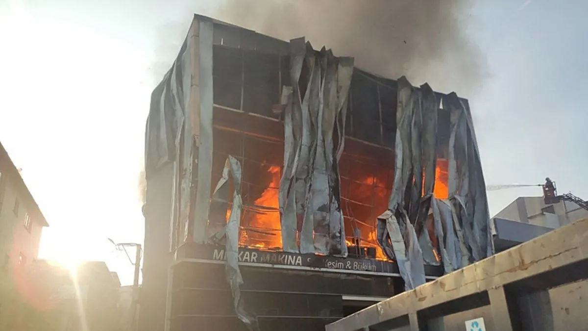 SON DAKİKA | Kocaeli Dilovası’nda parfüm fabrikasında yangın! Patlama sonrası alevler yükseldi: 6 kişi hayatını kaybetti! – Galeri SON DAKİKA | Kocaeli Dilovası’nda parfüm fabrikasında yangın! Patlama sonrası alevler yükseldi: 6 kişi hayatını kaybetti! – Galeri