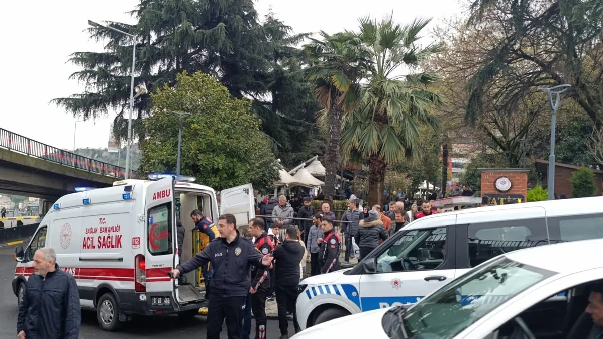 Boşanan çiftin kavgası kanlı bitti! Eski eşini parkta bıçakladı: Şüpheli gözaltına alındı Boşanan çiftin kavgası kanlı bitti! Eski eşini parkta bıçakladı: Şüpheli gözaltına alındı