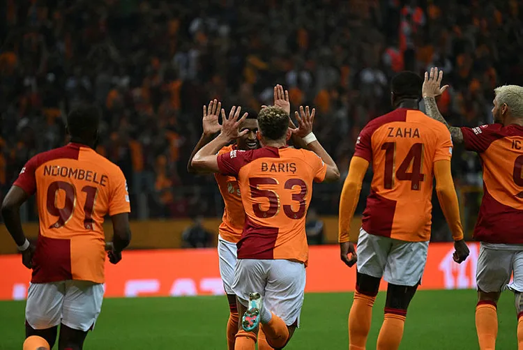 galatasarayda-icardi-gercegi-sakatliga-ragmen-oynadi-1695617113136.jpg