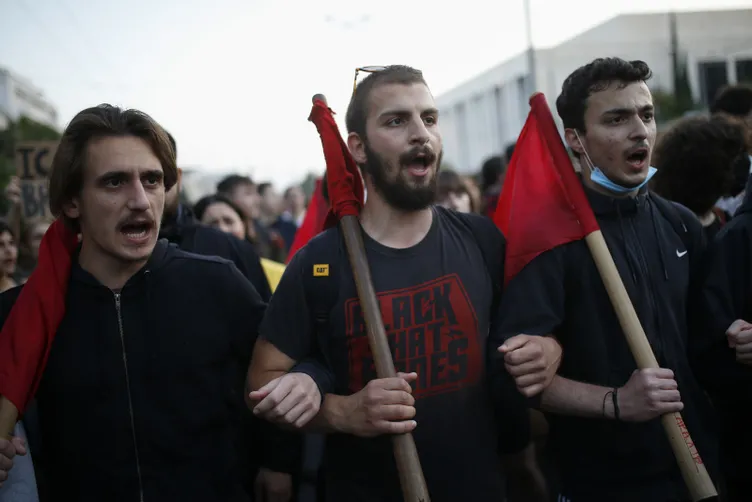 Son dakika: Yunanistan'da sokaklar karıştı! Amerika'daki George Floyd öfkesi Komşu'ya da sıçradı...