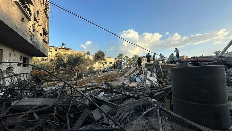 Son dakika: İsrail vahşete devam ediyor! Savaş uçakları Gazze’de El-Ehali Hastanesi’ni bombaladı