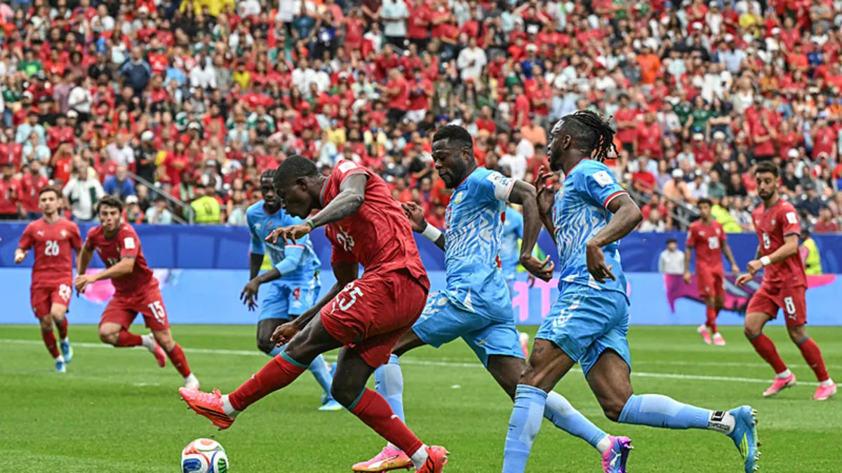 Portekiz ve Demokratik Kongo milli futbol takımları oyuncuları