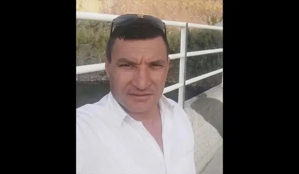 denizlide-aci-kaza-midibus-yolun-karsisina-gecmek-isteyen-adama-carpti-meger-talihsiz-adam-telefonunu-unutup-1785420263030.jpg