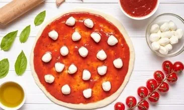 Evde Pizza Tarifi Ve Yapılışı: Püf Noktaları İle Evde Pratik Pizza Nasıl Yapılır, Malzemeleri Neler?