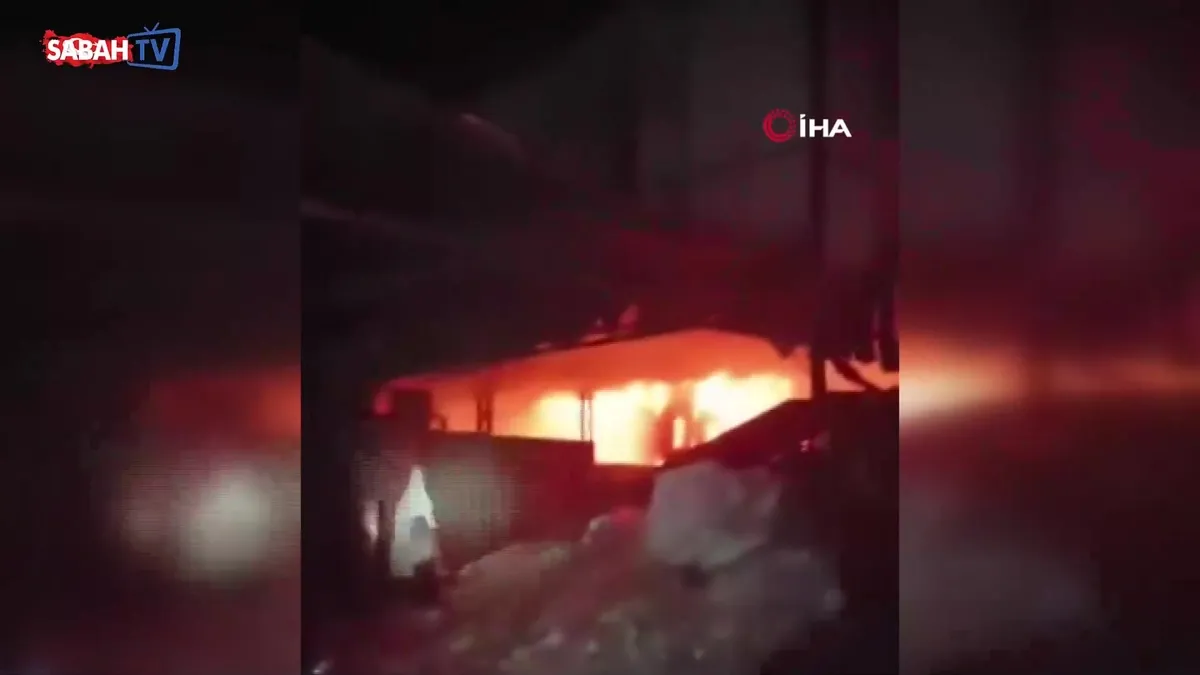 Diyarbakır’da geri dönüşüm tesisinde korkutan yangın | Video videosunu izle Diyarbakır’da geri dönüşüm tesisinde korkutan yangın | Video videosunu izle