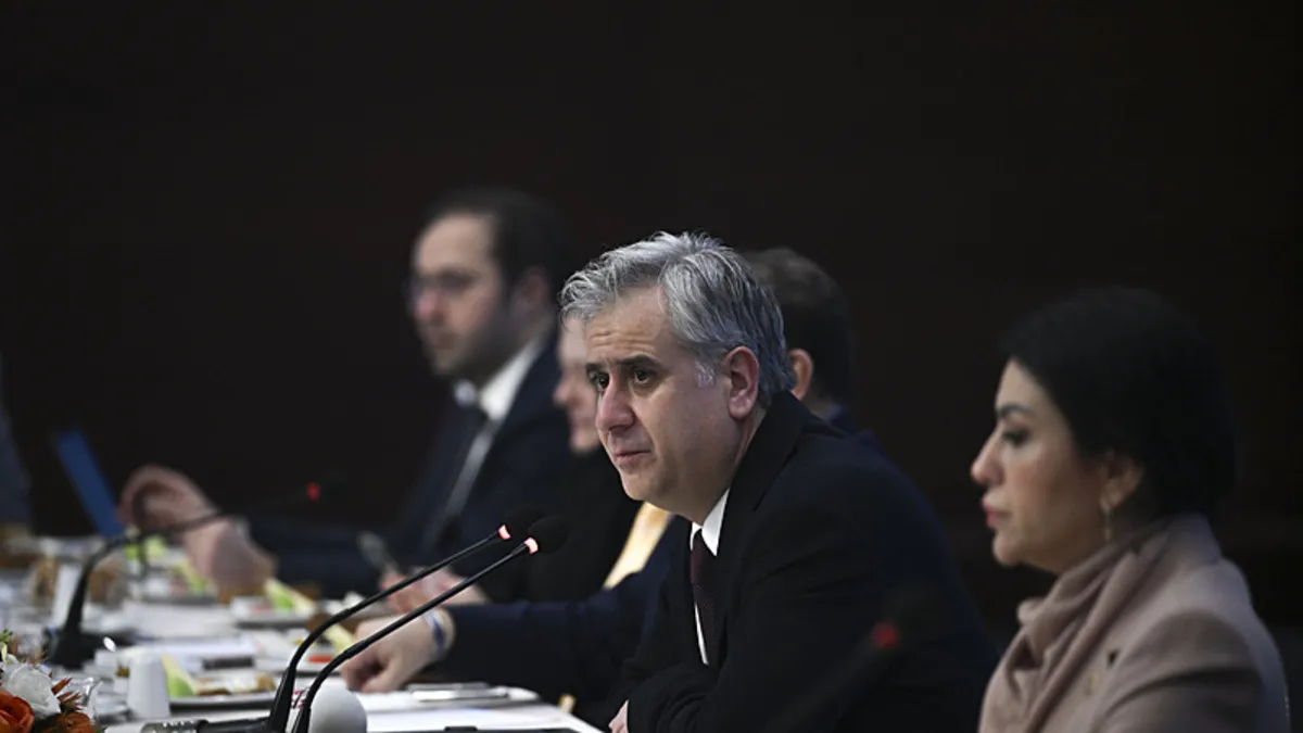 AK Partili Hasan Basri Yalçın’dan Özgür Özel’e tepki: CHP destekçileri bile tavrından rahatsız! AK Partili Hasan Basri Yalçın’dan Özgür Özel’e tepki: CHP destekçileri bile tavrından rahatsız!