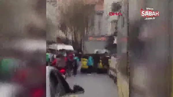 Avcılar'da yol tartışmasında İETT şoförüne yumruklu saldırı kamerada | Video