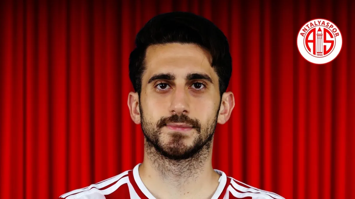 Antalyaspor, Ömer Faruk Beyaz'ı kadrosuna kattı!