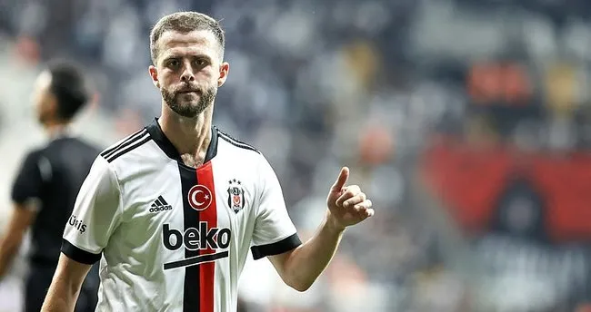 Son dakika Beşiktaş haberi! Miralem Pjanic taraftarı üzen kararını açıkladı! Barcelona'ya dönüşü...