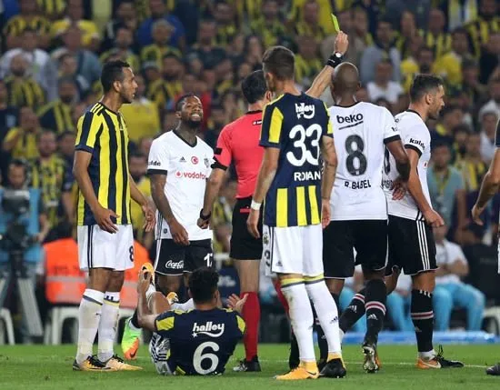 Lens maçın ardından Fenerbahçe soyunma odasına gitti!