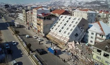 İşte Türkiye’nin konuştuğu o bina! Depremde yan yattı; Camları bile kırılmadı