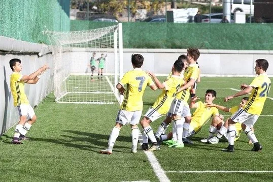 Fenerbahçe'de altyapısı için şok iddialar! Sigara ve torpil...
