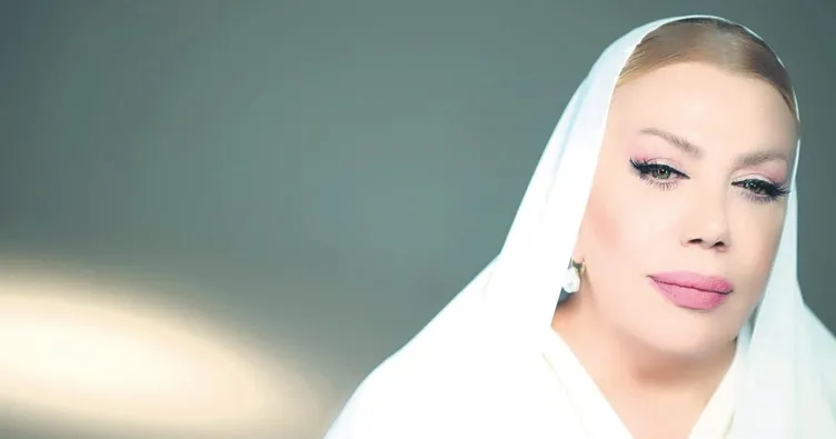 Kasideyle kalplere dokundu