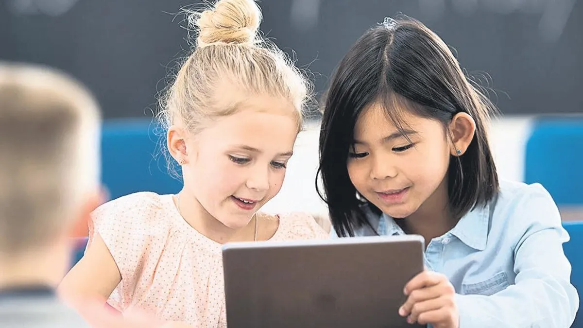 Çocuklara sanat maskesiyle müstehcen tuzak Çocuklara sanat maskesiyle müstehcen tuzak