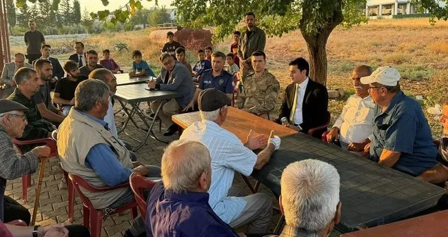 Halfeti Kaymakamı vatandaşların sorunlarını dinlemek için sahada