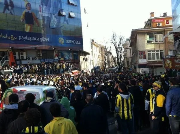 Fenerbahçe taraftarı maçı bekliyor