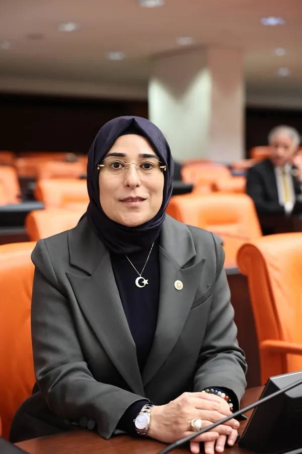 ak-parti-milletvekili-yazmaci-turkiye-yuzyili-kadinlarimizin-yuzyili-olacak-1732023839260.jpg