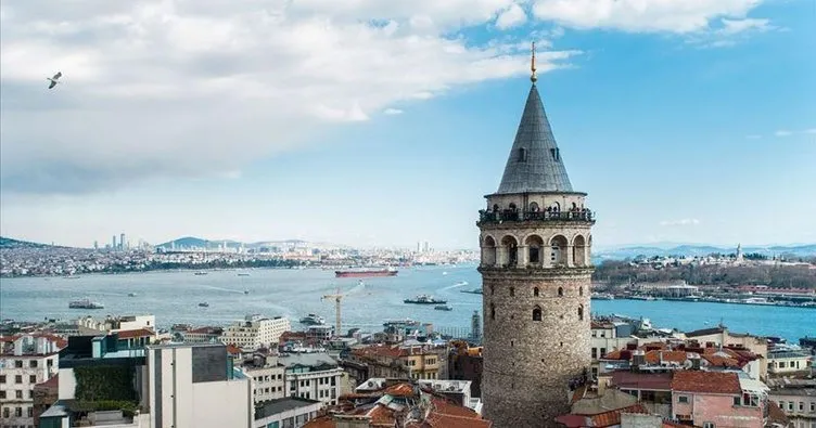 Galata Kulesi yeni haliyle göz kamaştırıyor