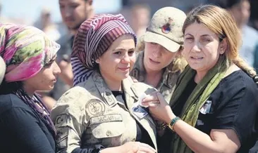 Ağıtlar üç dilde yakıldı