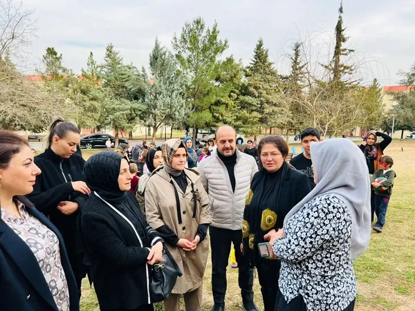 ozlem-nebati-sanliurfada-depremzedeleri-ziyaret-etti-1677527440220.jpeg
