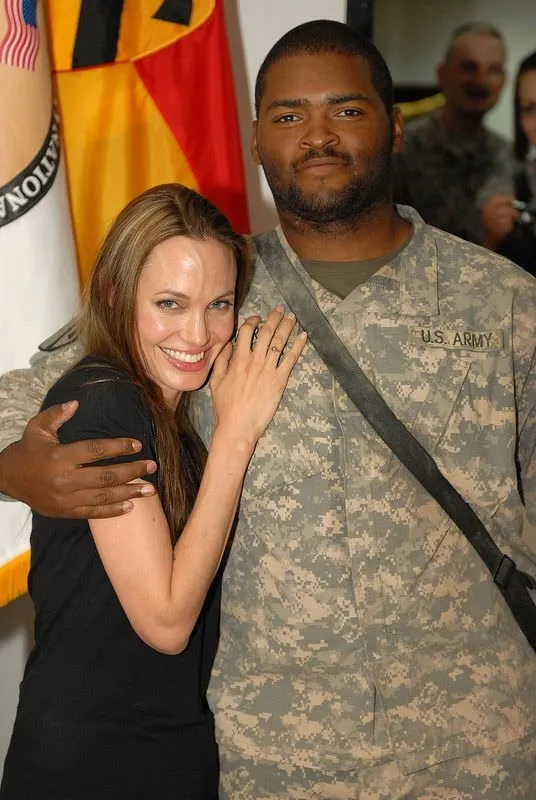Angelina'nın Irak'a 3. ziyareti