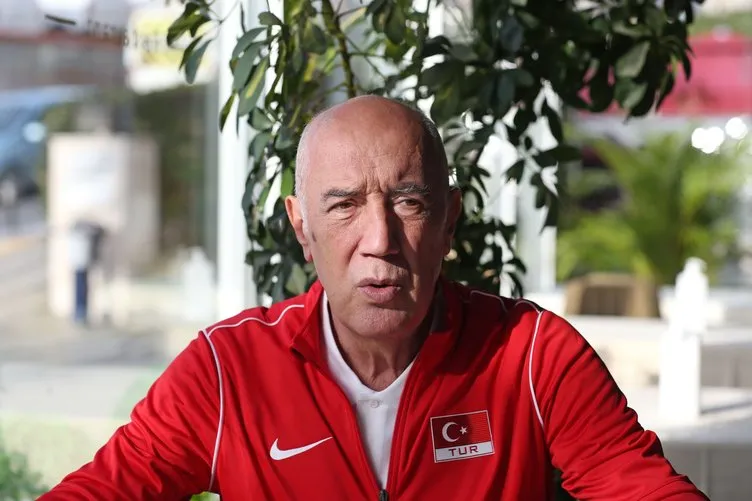 A Milli Voleybol Takımı Başantrenörü Nedim Özbey Sabah Spor’a konuştu! Orada devleti hissettik...