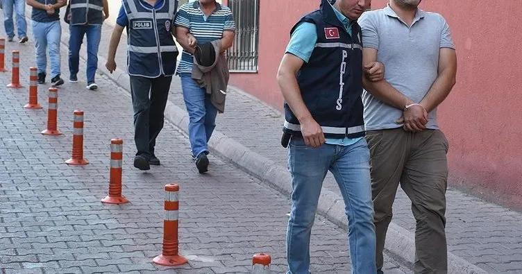İzmir’de FETÖ operasyonu