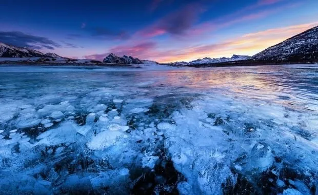 Donmuş göl manzaları