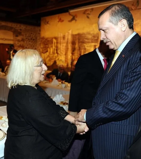 Erdoğan edebiyatçılarla buluştu