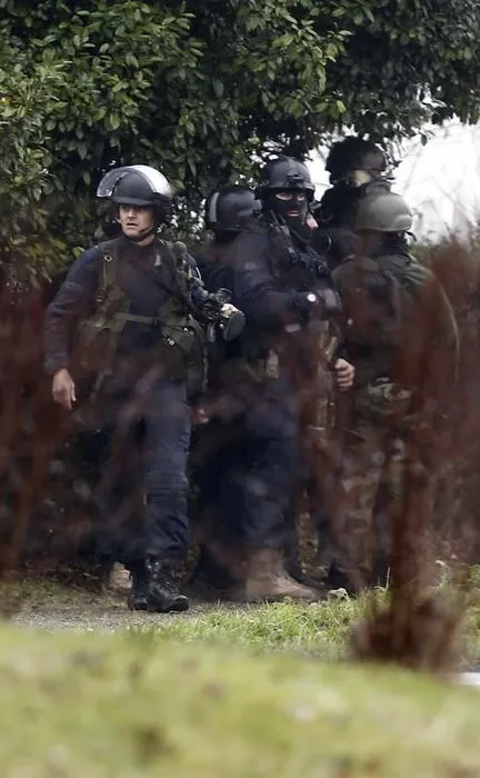 Fransa polisinden saldırganlara operasyon