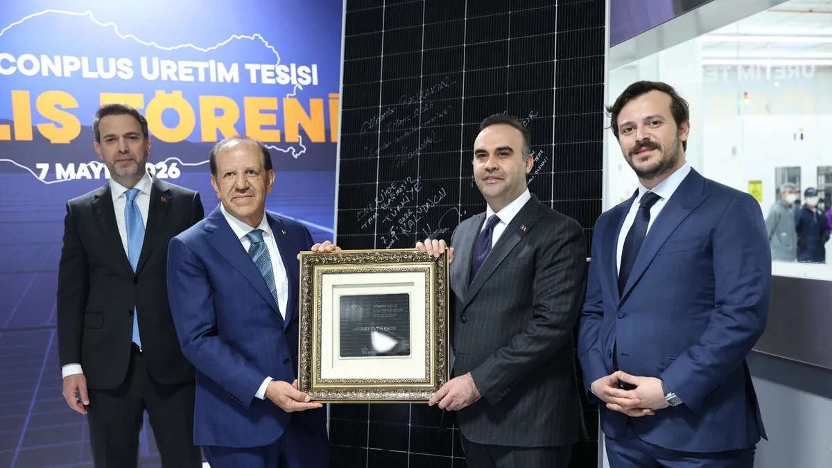 Kalyon Holding Yönetim Kurulu Başkanı Cemal Kalyoncu: Türkiye’nin bağımsız bir gelecek inşa etmesi yerli ve milli enerji teknolojileriyle mümkündür Kalyon Holding Yönetim Kurulu Başkanı Cemal Kalyoncu: Türkiye’nin bağımsız bir gelecek inşa etmesi yerli ve milli enerji teknolojileriyle mümkündür
