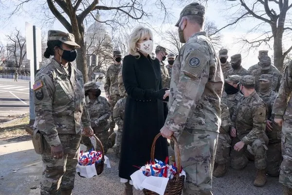 ABD First Lady’si Jill Biden’dan Ulusal Muhafızlar’a sürpriz! ’Sizler için yaptık...’