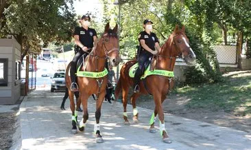 Atlı Polisler Sosyal Mesafe için Maçka’da
